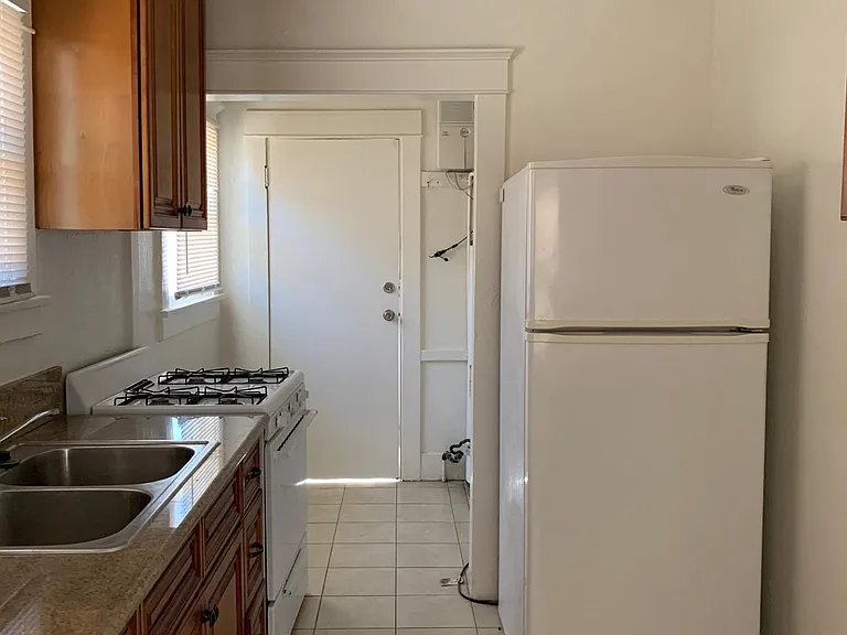 724 Daisy Ave — Photo 7