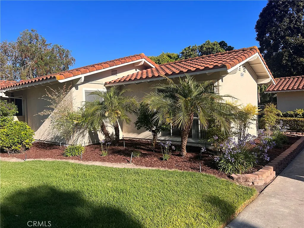 2 bed, 953 sqft, $3,250 — Photo 2