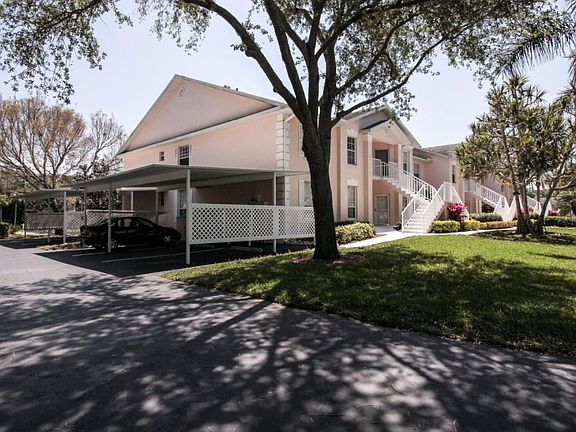 2nd image of 790 Wiggins Lake Dr APT 202