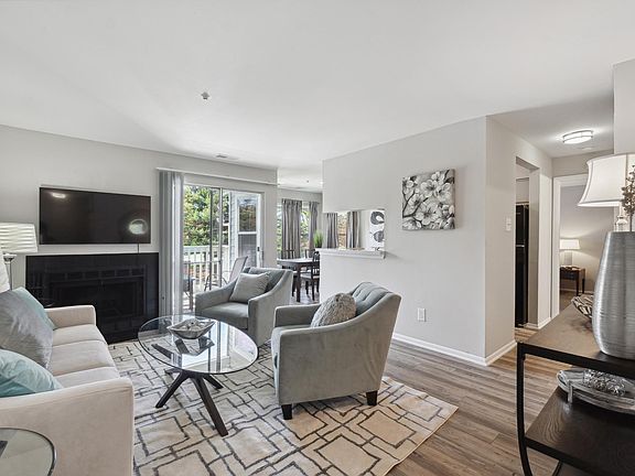 2nd image of 176 Greenmeadow Way APT C