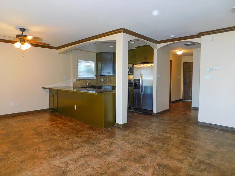 558 Jay St — Photo 7