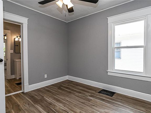 4th image of 411 Lawndale Ave