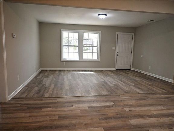4th image of 311 Thomas Dorsey Dr