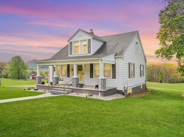 3989 Mountain Pass Rd, Troutville, VA 24175