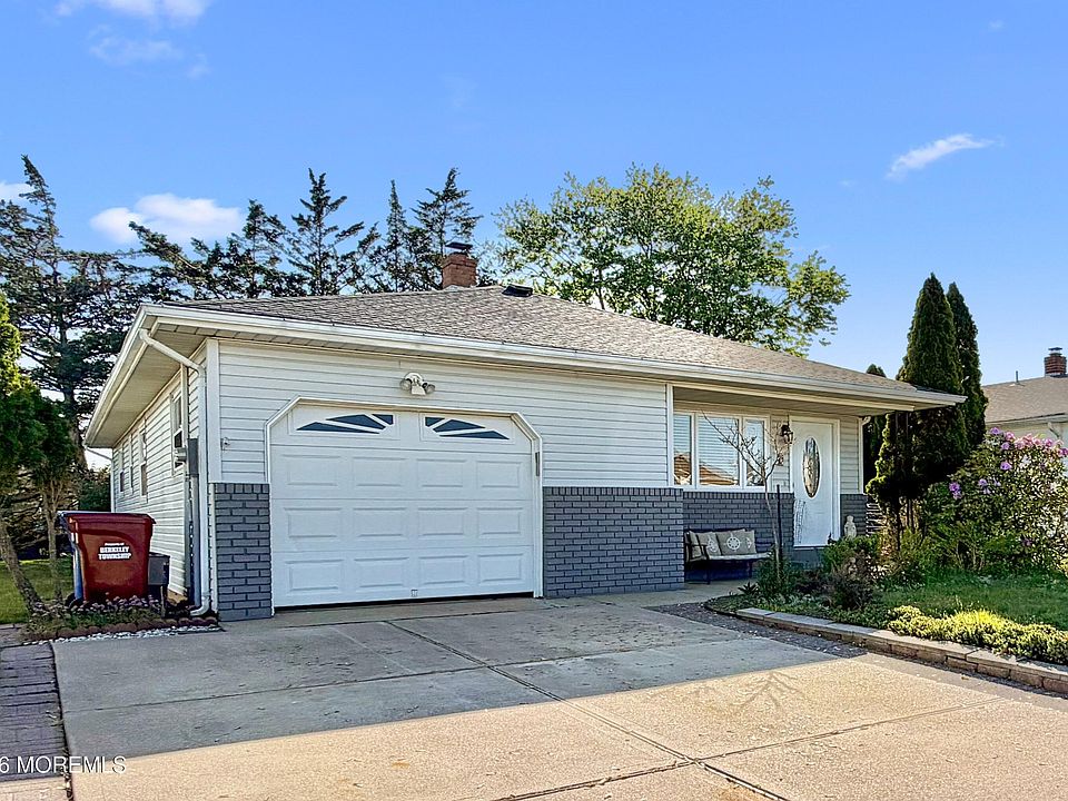1st image of 67 Castle Harbor Drive
