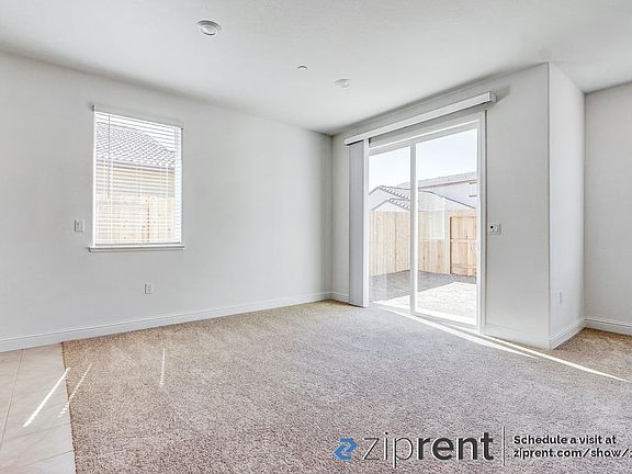 3rd image of 1585 Shirley Ave