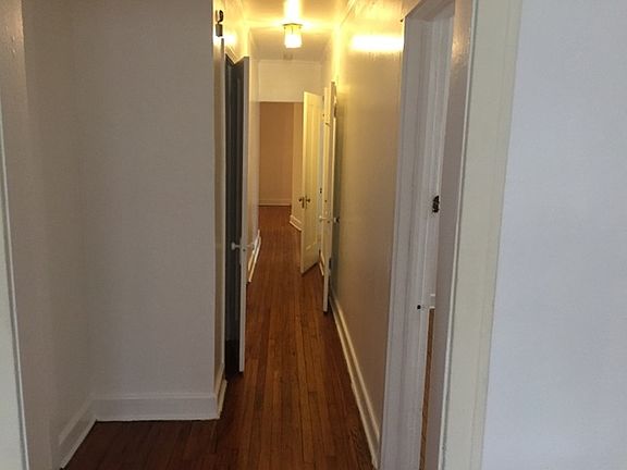 4th image of 6417 N Wayne Ave #2