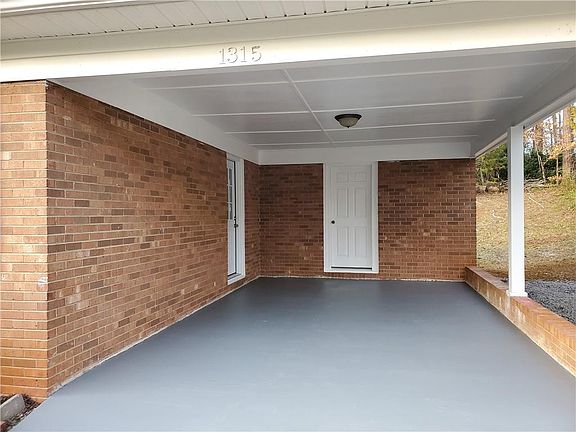 5th image of 1315 20th Avenue Pl NE