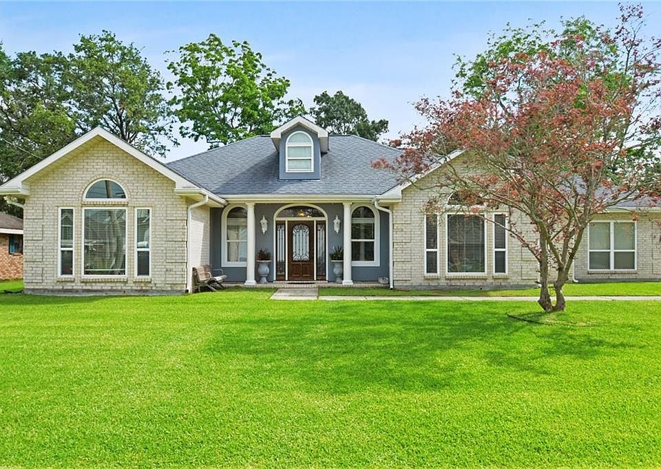 1st image of 148 Majestic Oaks Dr