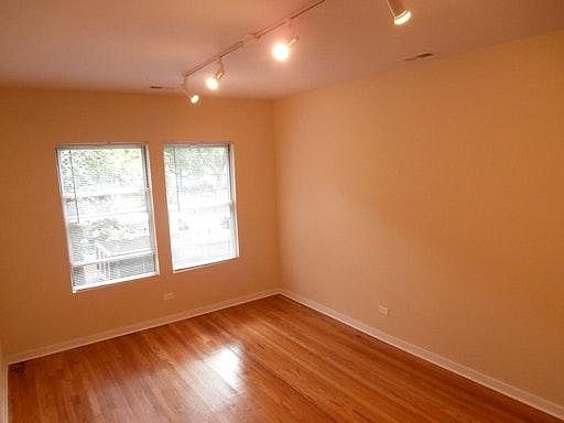 4th image of 6975 N Greenview Ave #2nd