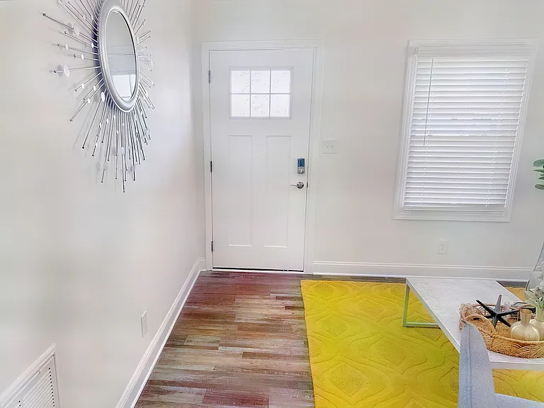 2479 Julia Ave — Photo 7