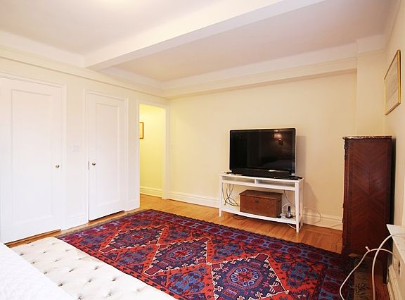 5th image of 430 E 86th St APT 14a
