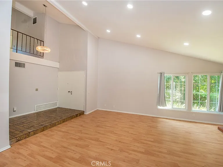 1709 Beechwood Ave — Photo 6