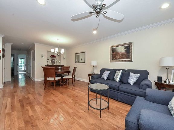 3rd image of 608 Carman Ave Unit C5