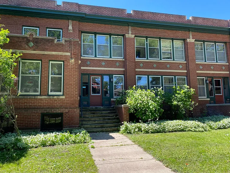 402 S 6th St — Photo 1