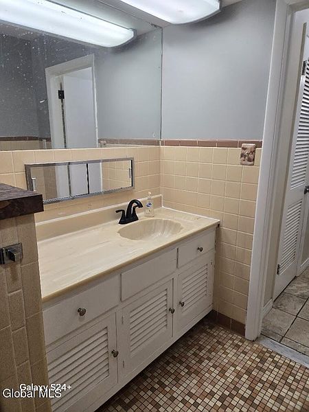4th image of 265 Consaul Road