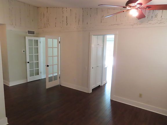 5th image of 958 Valencia Ct