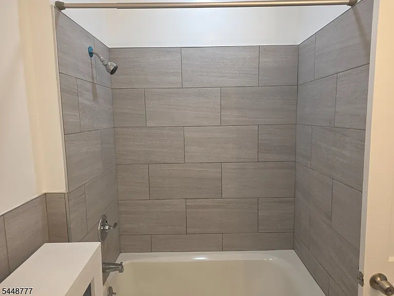 212 Park Ave — Photo 7