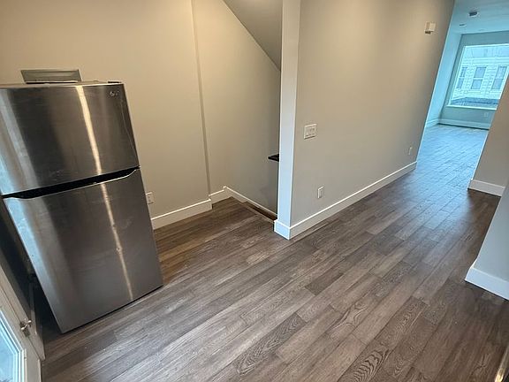 5th image of 5402 Webster St #2