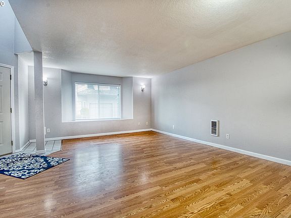 5th image of 7509 NE Vancouver Mall Dr Unit D15