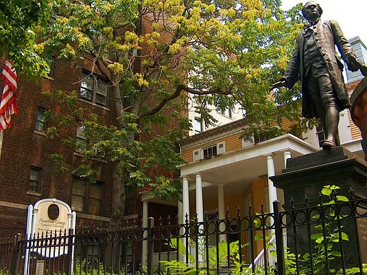 Rented by Bold New York | media 12