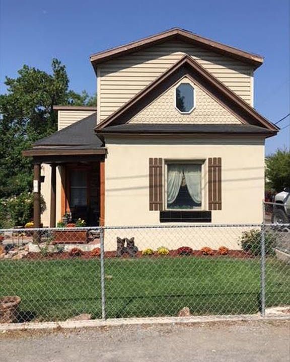 1st image of 663 N 700th St E