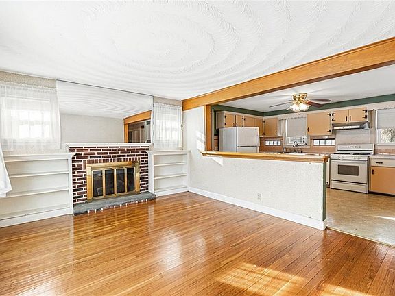 4th image of 359 Williston Way