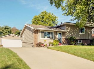 358 S Hickory Blvd, Pleasant Hill, IA 50327