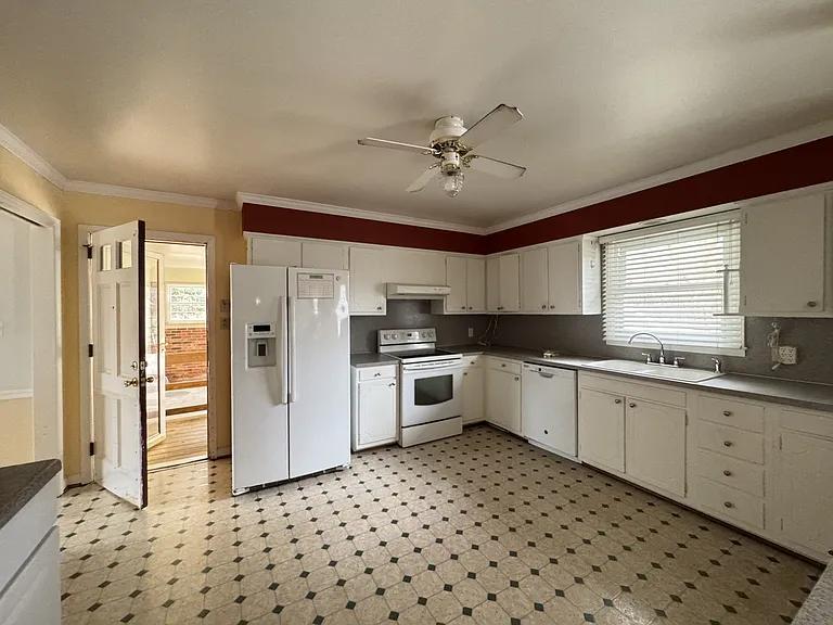 1032 Belmorrow Dr — Photo 6