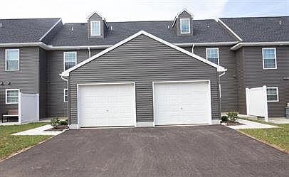 4th image of 29-39 Skip Ln #31