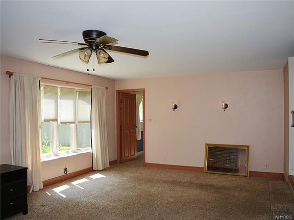 5th image of 103 Hartford Ave