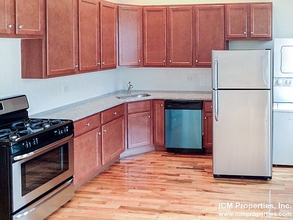 2nd image of 2448 N Southport Ave Ste 1
