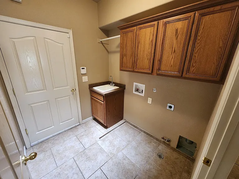 2777 Conventry 2777 Coventry — Photo 17