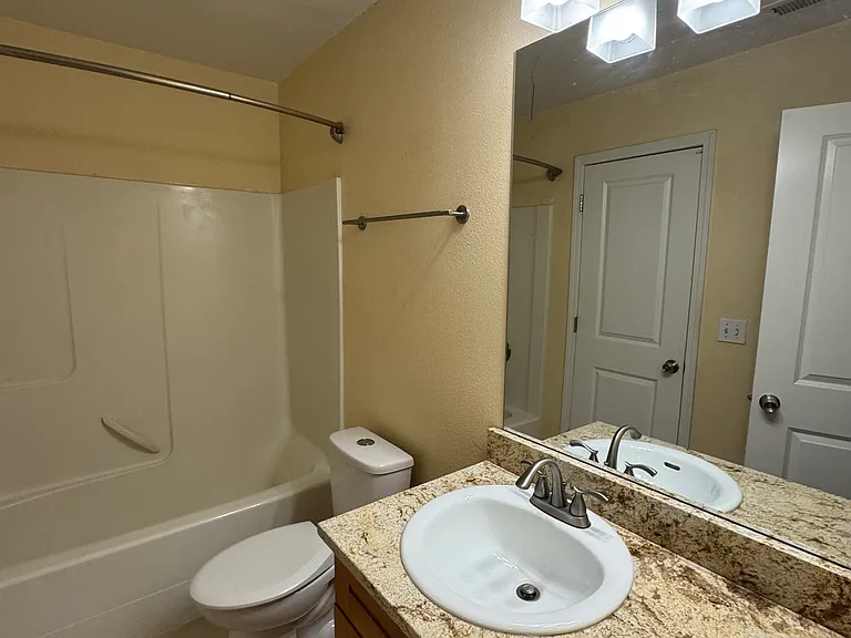 4863 SW 141st Ave — Photo 14