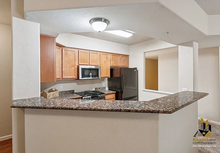 900 Moon Cir #922 — Photo 13