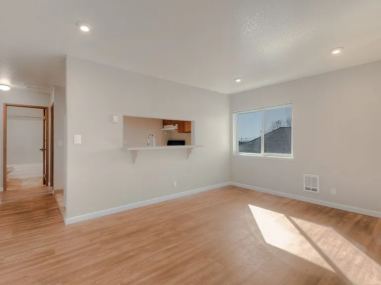 Genesis Apartments — Photo 5