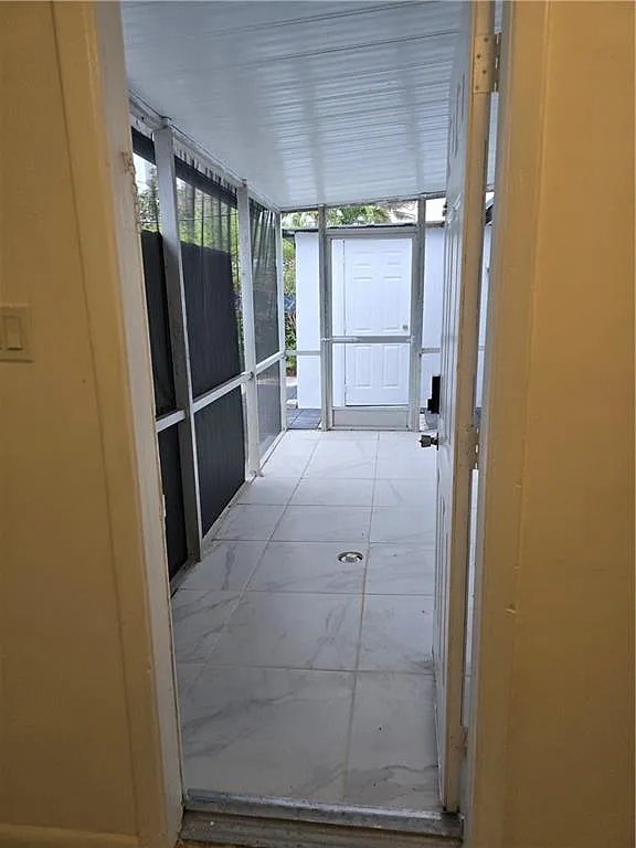 4 bed, 2.0 bath, 1238 sqft, $4,500 — Photo 4