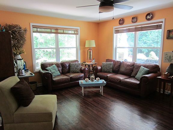 2nd image of 73 Rollingwood Ct