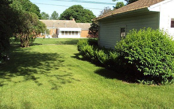 3rd image of 426 Forest Lawn Blvd