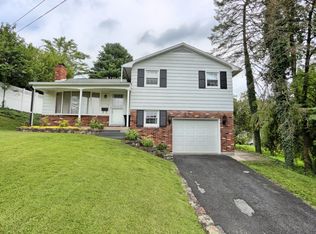 225 Spruce St, Burnham, PA 17009
