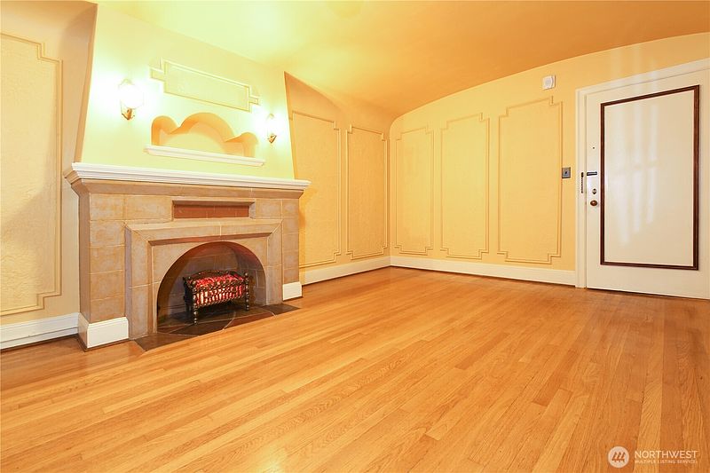 4th image of 1101 17th Avenue #207