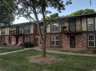 635 Rosetta Dr APT B, Florissant, MO 63031