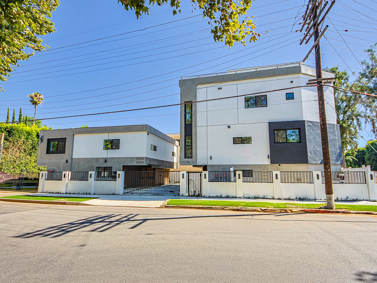 3 bed, 3.5 bath, $3,900 — Photo 2