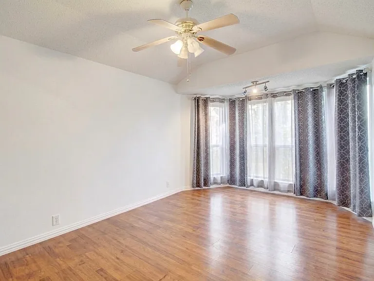 8016 Southern Pine Way — Photo 8