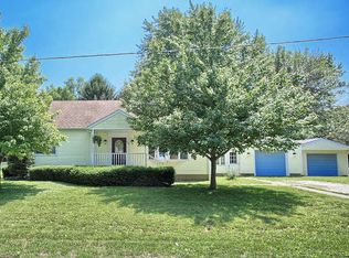 325 E 6th St, De Land, IL 61839