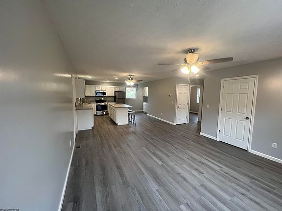 3rd image of 408 Charles St