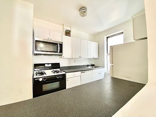 5th image of 408 W 129th St APT 23