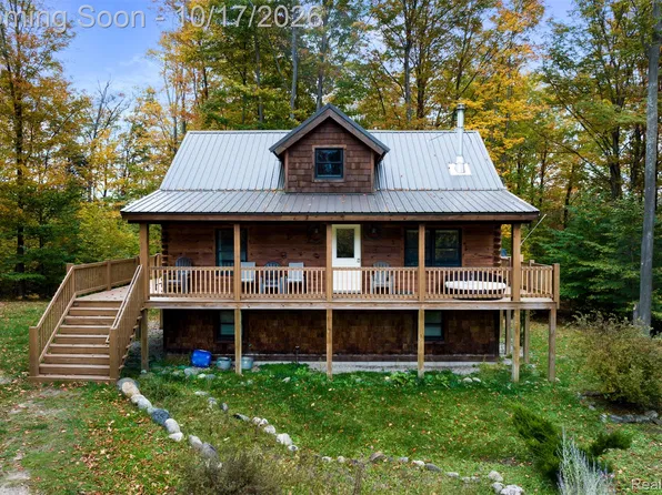 148 Mooney Way, Kewadin, MI 49648