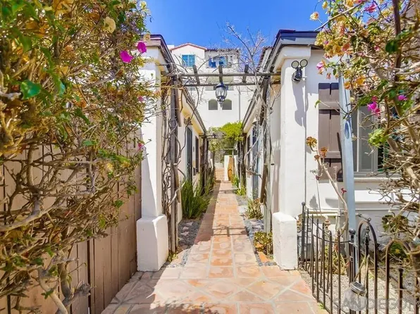 2290 Congress St, San Diego, CA 92110