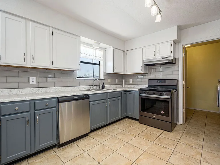 865 Outpost — Photo 9